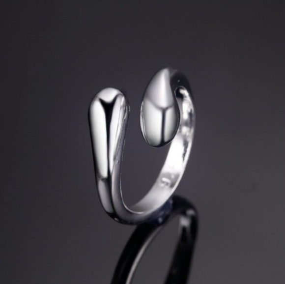 Sterling Silver Teardrop Jewelry Set - Picture 6 of 8